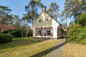 Country house, detached and large garden. - Image 2