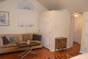 Spacious master bedroom and bath - Image 5