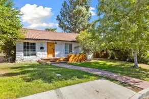 Spanish Cottage 3bed Newly Renovated Big Backyard - Image 4
