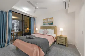 South Bank Stunner! ~ 3 Bed/2 Bath/1Car/Views - Image 5