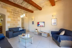 Villa with hot tub, private pool & barbeque - Image 2