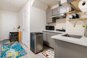 Entire unit w/ kitchen & parking - Image 2