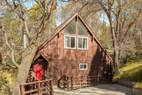 Cozy Treetop A-Frame•Fireplace•Arcade•BBQ•Firepit• - Image 2