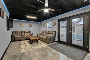 Luxury Bungalow Heated Pool + Sauna + Game Garage - Image 4