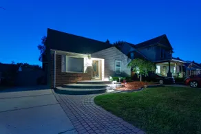 Luxury Bungalow Heated Pool + Sauna + Game Garage - Image 3