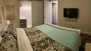 Välkommen till \"The Suite Spot & Spa\" i de vackra foten av Vernon! - Image 2