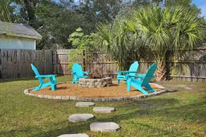 2 min to Mayo, 10 min to beach, large fenced yard - Image 3