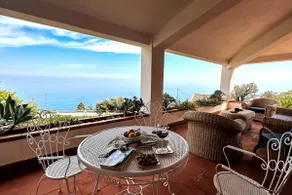 PANORAMISCHE VILLA AM MEER MIT POOL - Image 3