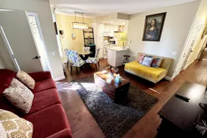 Downtown Place,Parking, 2 AC,Full Kitchen. - Image 2