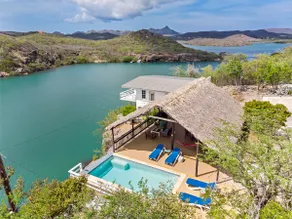 Clifftop House with Pool and Breathtaking Views - Image 2