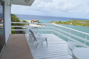 Clifftop House with Pool and Breathtaking Views - Image 3