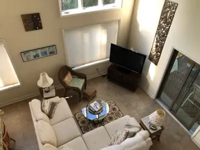 Spacious Beach House Retreat, 1 1/2 Blocks From Ocean! - Image 3