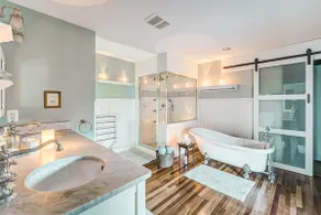 Huge Private Lakeside Retreat - (Hickory Lodge) - Image 3