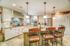 Huge Private Lakeside Retreat - (Hickory Lodge) - Image 4