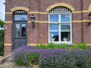 Studio in characteristic townhouse - Image 2