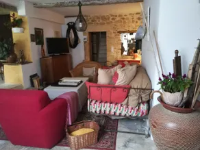 House with an old-fashioned atmosphere - Image 5