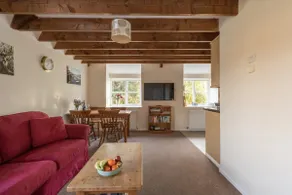 The Elms: family escape with garden, pool & swings - Image 5