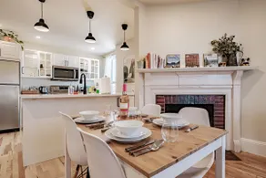 Sunny Downtown 2 Bed Apt, Parking with EV charger - Image 2