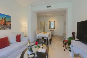 Luxury apartment in the center. Parking. Great location - Image 2
