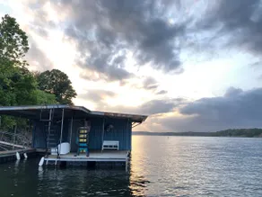 Waterfront Entertainment Getaway - Image 5