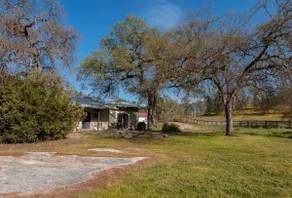 River Cottage and Ranch - Image 1