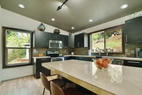 Gated Modern Wine Country Estate w/ Breathtaking Valley Views, Spa and Fire Pit! - Image 3