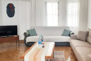 Apartment with a private garden and sea view - Image 3