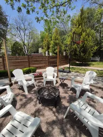 Country house with a beautiful garden - Image 2