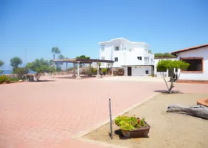 Ofelia's Beach House - Image 2