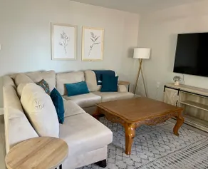 Cozy and Modern Waterfront Cottage - Image 3
