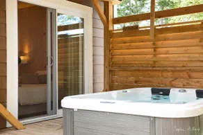 1-bedroom cottage with king bed & private hot tub – Esker Nature - Image 2