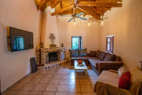 Tranquil stone garden house - Image 2