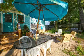 Charming Cottage on North Shore GREAT LOCATION - Image 5