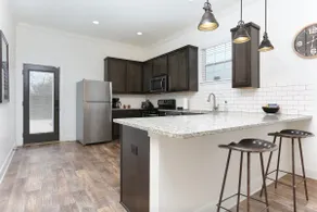 2mi to Downtown - King Bed, Riverwalk, Alamodome - Image 4