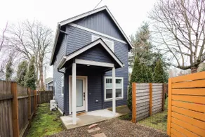 Modern Cozy Guest House in Hip NE Alberta/Williams - Image 4
