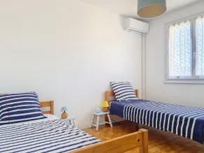 T3 70 m² + terrace near beaches/Pyrenees/Spain - Image 4