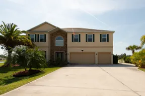 Lake House - Image 2