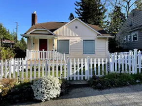 Green Lake Craftsman – Hot Tub, AC, Dog Friendly - Image 4