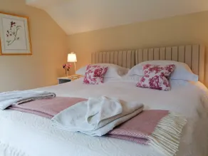 Comfortable cottage on the Chatsworth Estate - Image 2