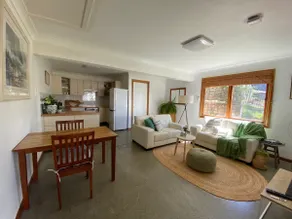 Lower Mountains Retreat - Image 3