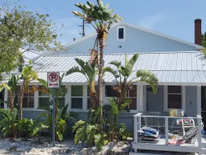 Captains House , Steps to Beach, Pets OK,Sleeps 8 - Image 2