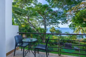 Private Oceanfront House & Reef, 100Mbps WiFi, 2BR - Image 3