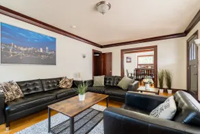Charming & Spacious 5BR Home in SE Portland - Image 3