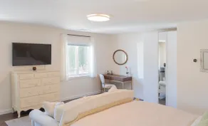 Fabulous Private Suite - Comfortable & Elegant - Image 5