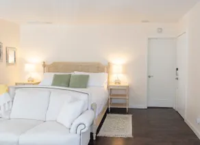 Fabulous Private Suite - Comfortable & Elegant - Image 3