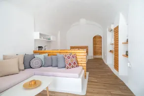 Karpimo Suites, Samarina House - Image 3