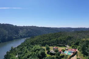 A Retreat with a Natural Pool Bathed by the Douro River - Image 5