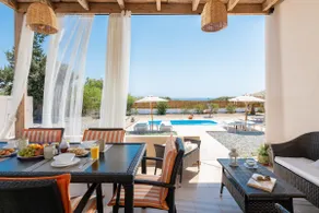 Moderna villa fronte mare indipendente con piscina privata. -90 metri dalla spiaggia - Image 3