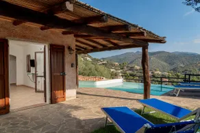 Villa Nemea: tipica casa sarda, piscina d'acqua salata, splendida vista - Image 2
