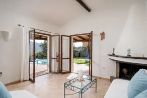 Villa Nemea: tipica casa sarda, piscina d'acqua salata, splendida vista - Image 5